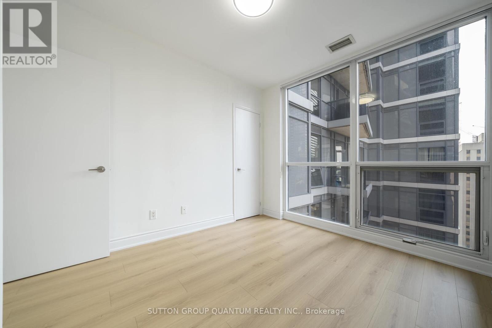 1902 - 21 Carlton Street, Toronto (Church-Yonge Corridor), Ontario  M5B 1L3 - Photo 23 - C12444559