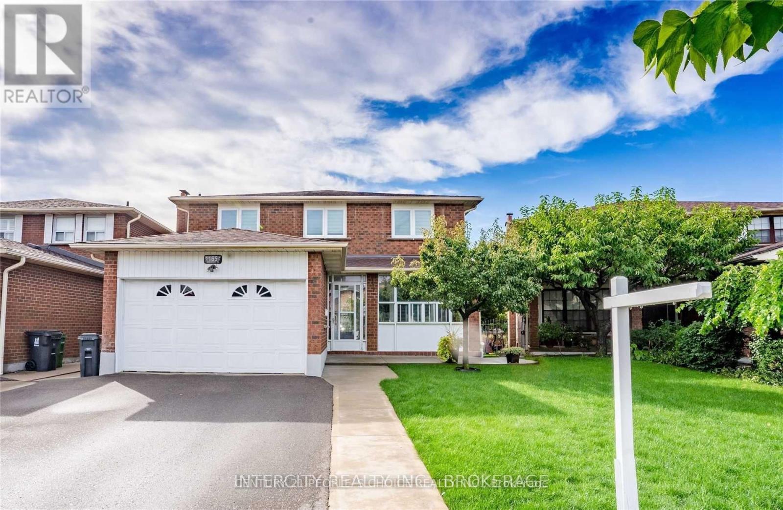 UPPER - 165 MINGLEHAZE DRIVE, Toronto, Ontario