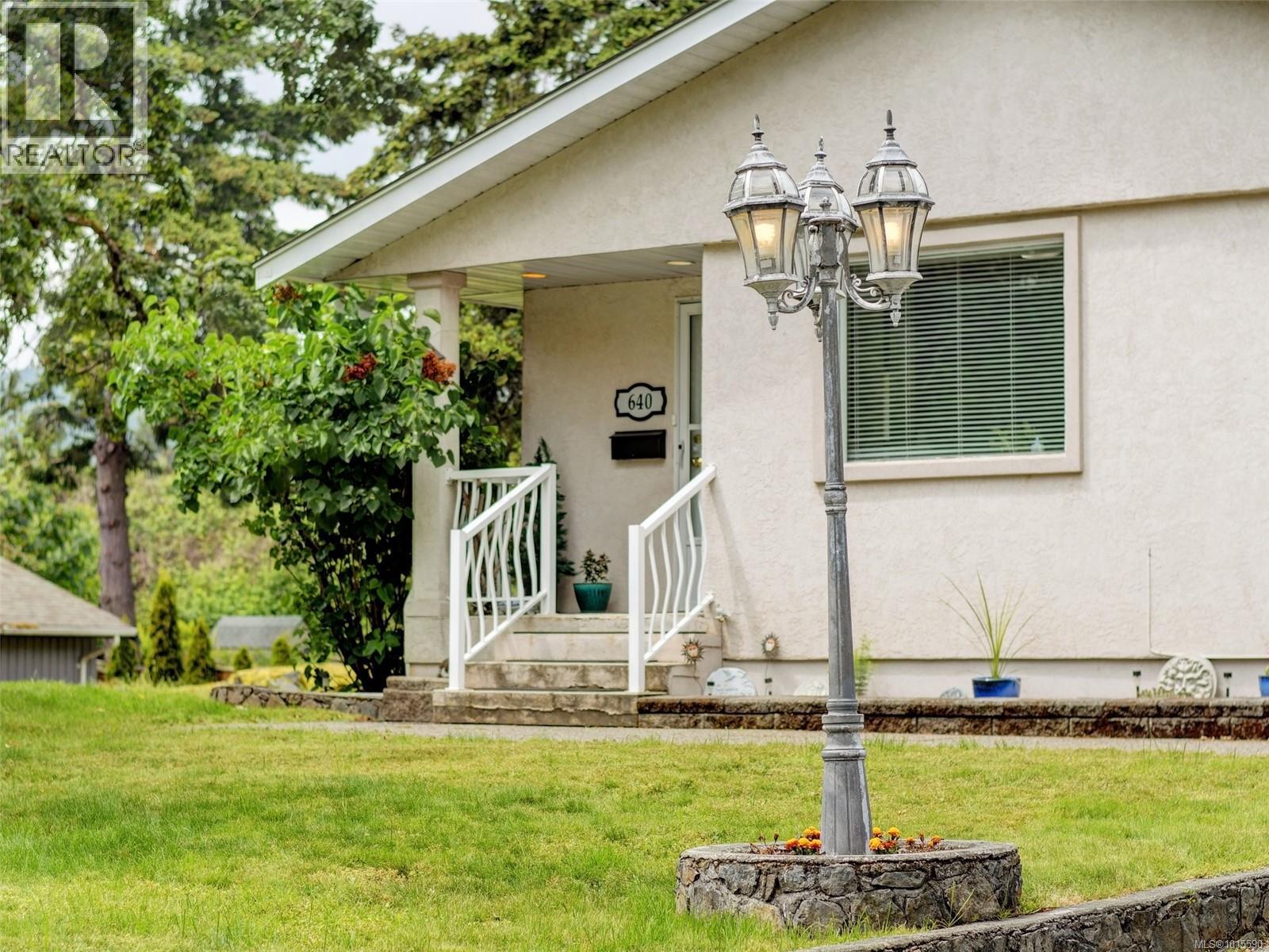 640 Strandlund Ave, Langford, British Columbia  V9B 3E9 - Photo 3 - 1015590