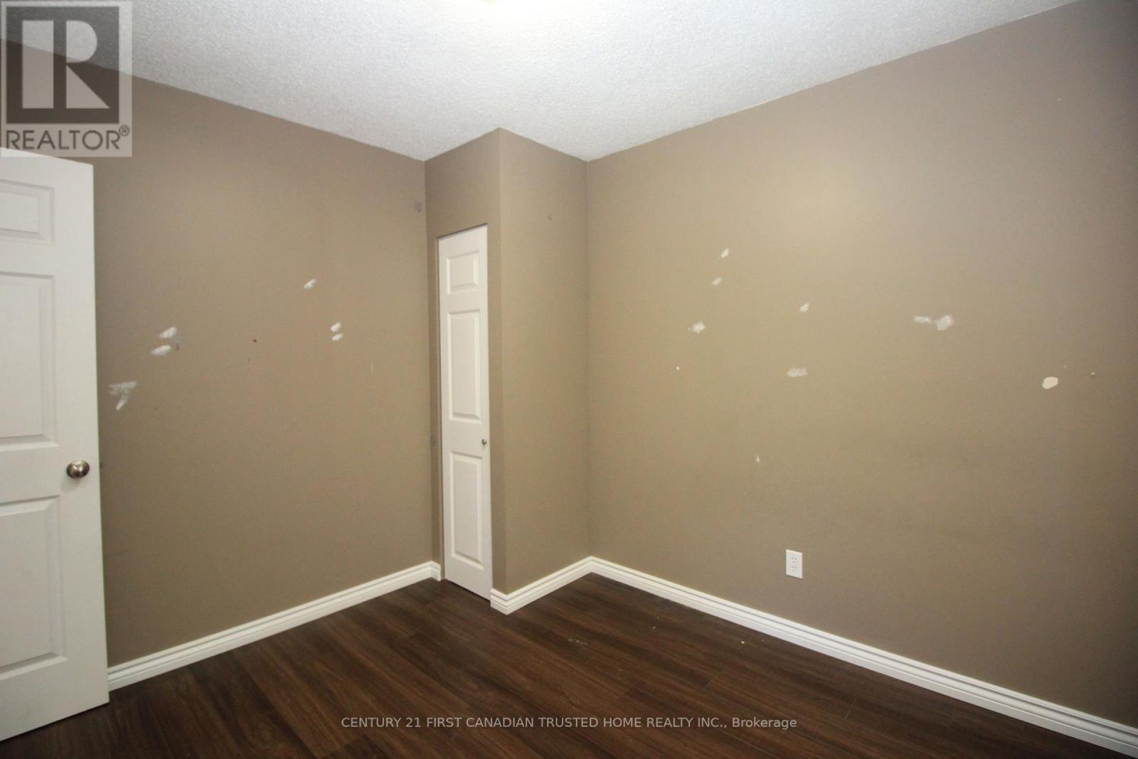 136 Lacey Crescent, London South (South X), Ontario  N6E 2E7 - Photo 17 - X12444067