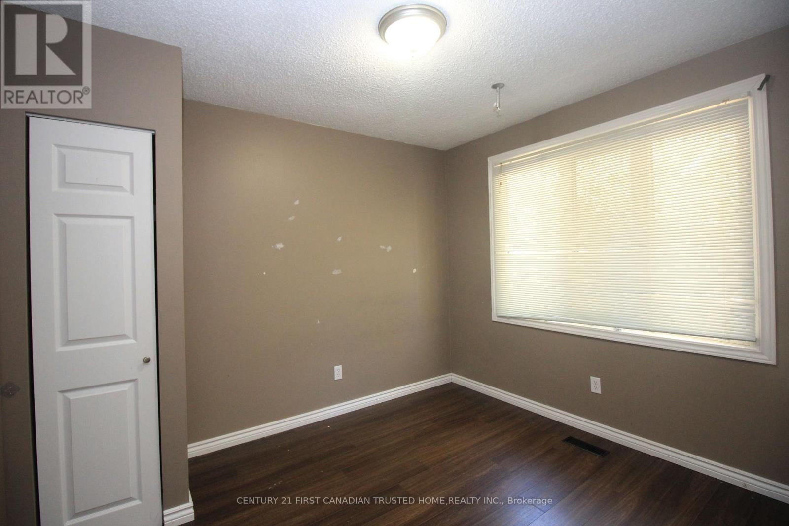 136 Lacey Crescent, London South (South X), Ontario  N6E 2E7 - Photo 16 - X12444067