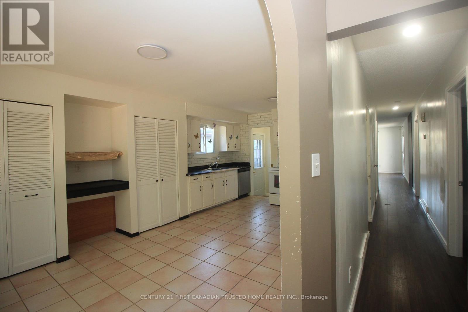 136 Lacey Crescent, London South (South X), Ontario  N6E 2E7 - Photo 15 - X12444067