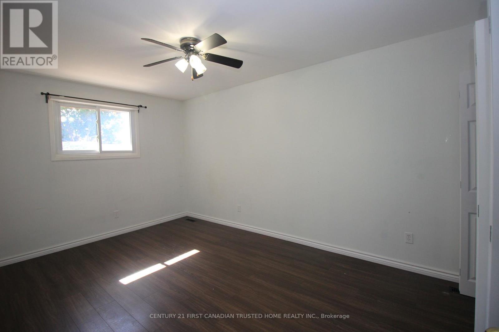 136 Lacey Crescent, London South (South X), Ontario  N6E 2E7 - Photo 20 - X12444067