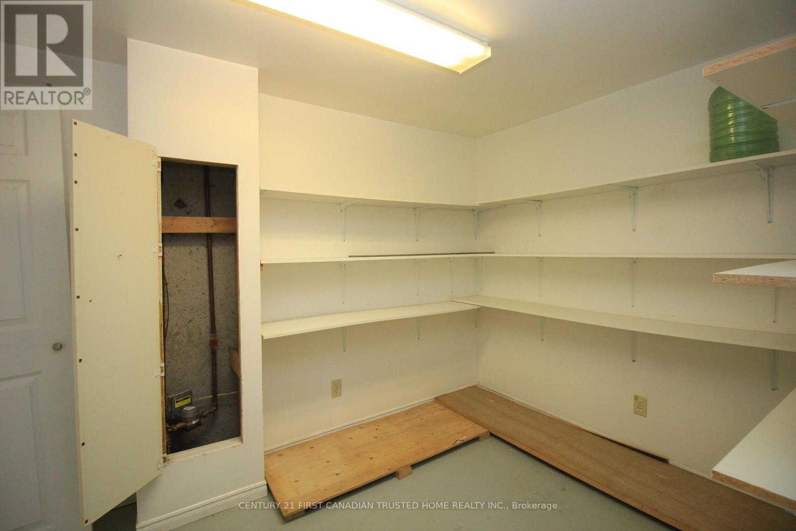 136 Lacey Crescent, London South (South X), Ontario  N6E 2E7 - Photo 35 - X12444067