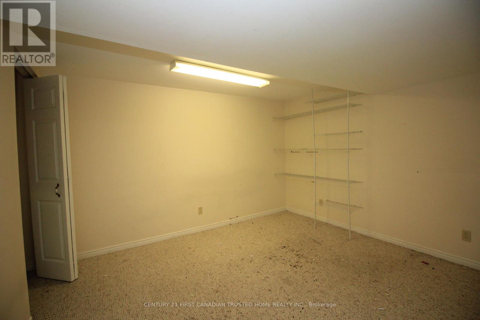 136 Lacey Crescent, London South (South X), Ontario  N6E 2E7 - Photo 32 - X12444067