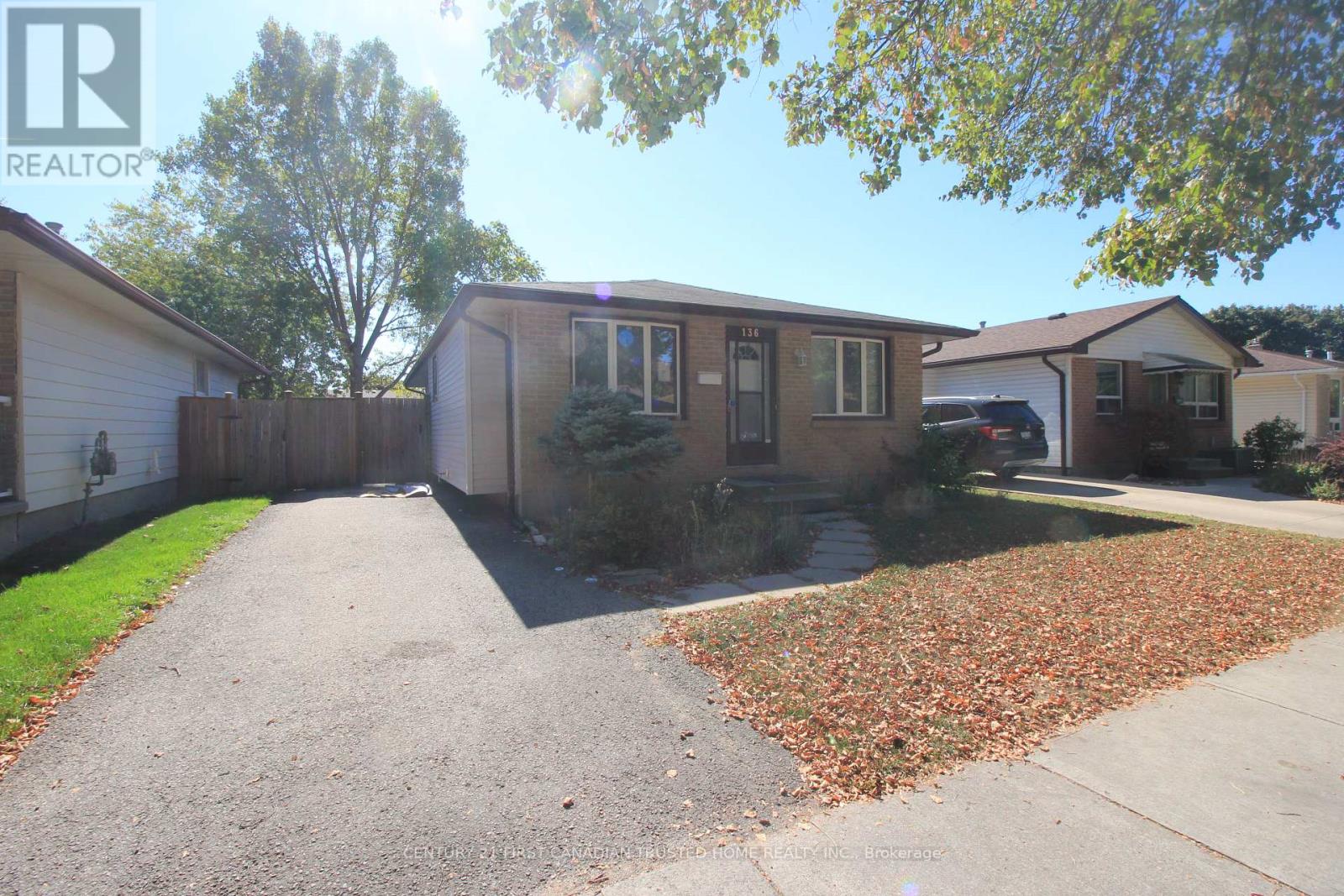 136 Lacey Crescent, London South (South X), Ontario  N6E 2E7 - Photo 6 - X12444067