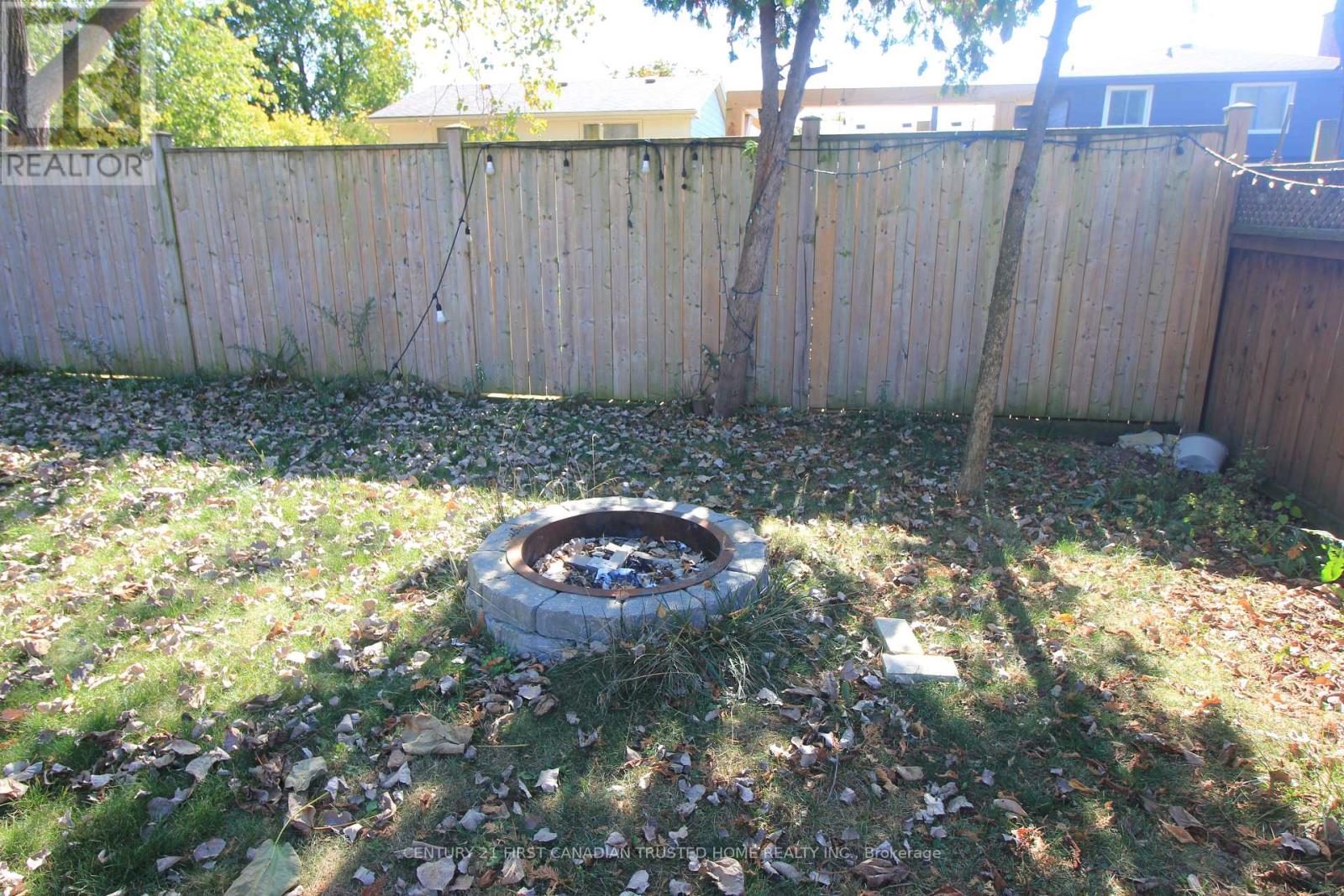136 Lacey Crescent, London South (South X), Ontario  N6E 2E7 - Photo 39 - X12444067