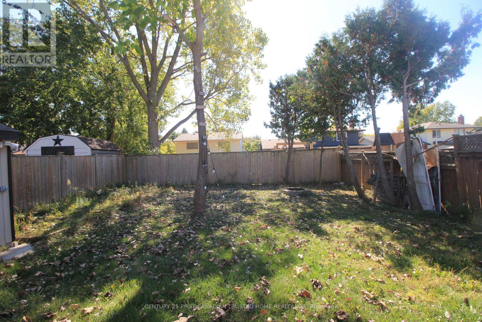136 Lacey Crescent, London South (South X), Ontario  N6E 2E7 - Photo 43 - X12444067
