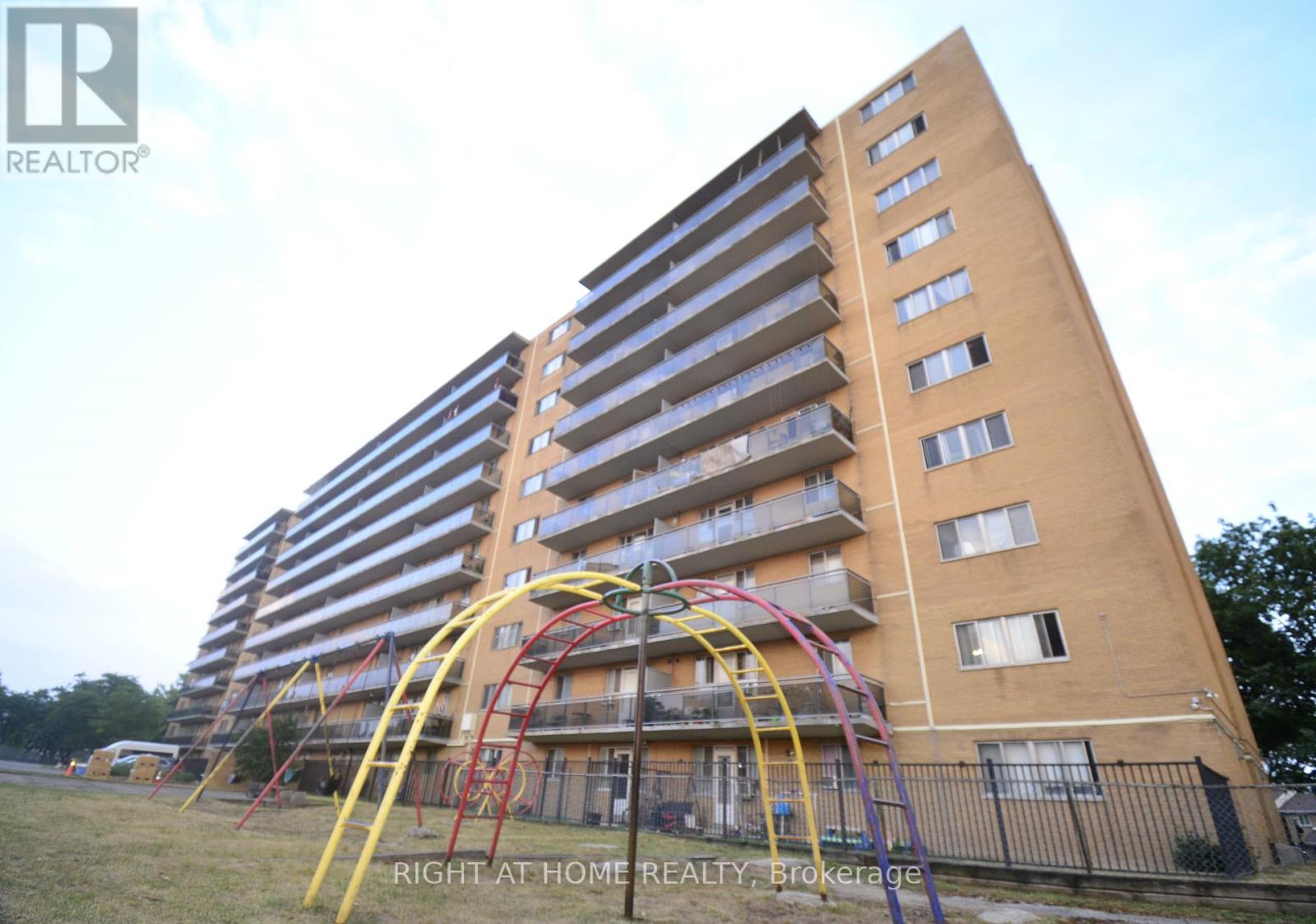 216 - 100 Dundalk Drive, Toronto (Dorset Park), Ontario  M1P 4V2 - Photo 1 - E12444534