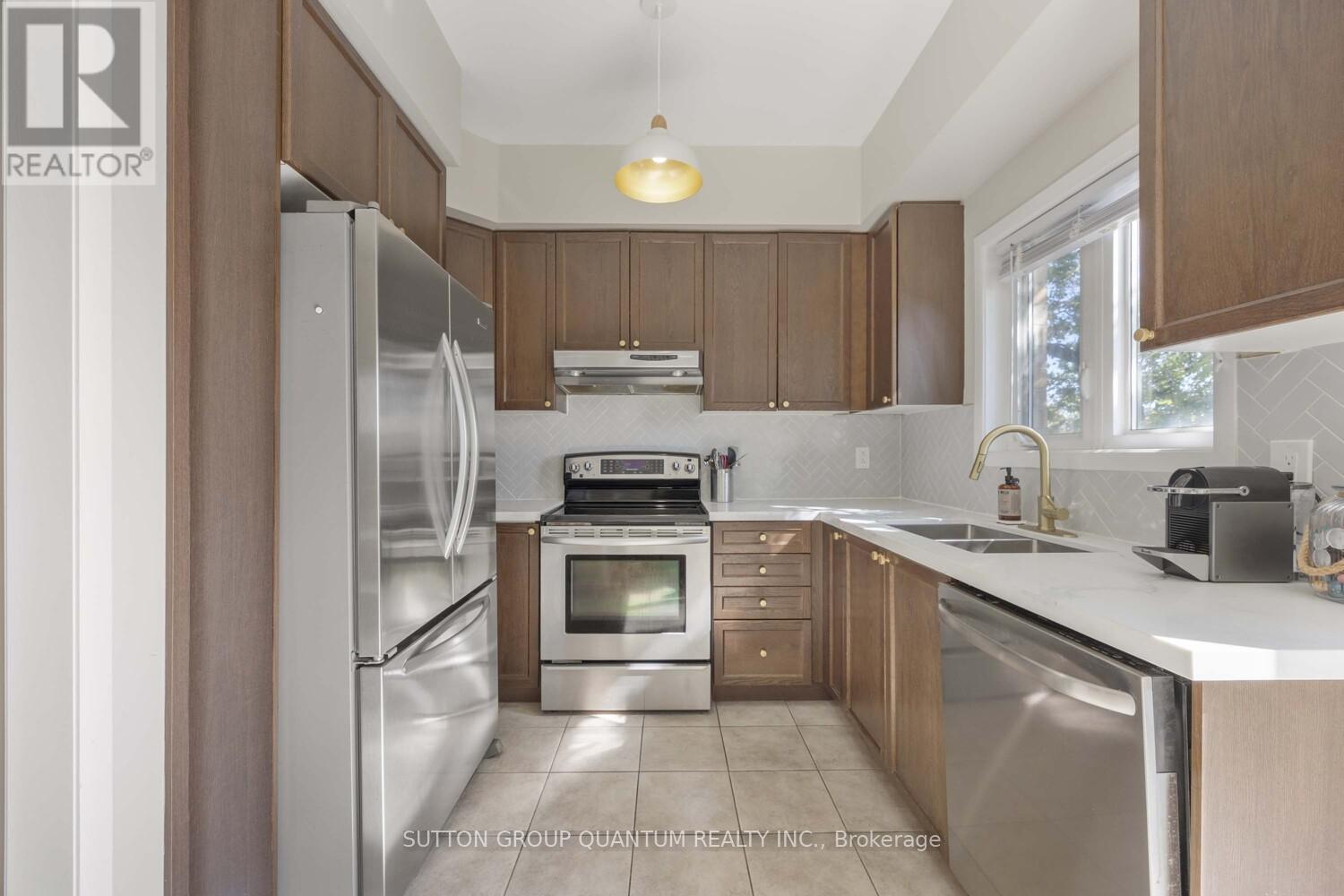 #38 - 1250 St Martins Drive, Pickering (Bay Ridges), Ontario  L1W 0A2 - Photo 11 - E12444552