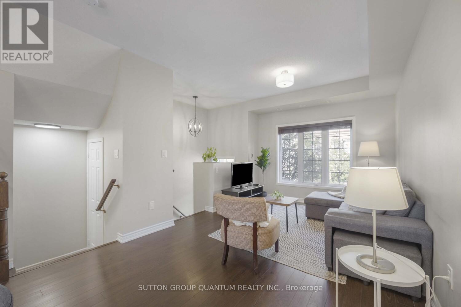 #38 - 1250 St Martins Drive, Pickering (Bay Ridges), Ontario  L1W 0A2 - Photo 3 - E12444552