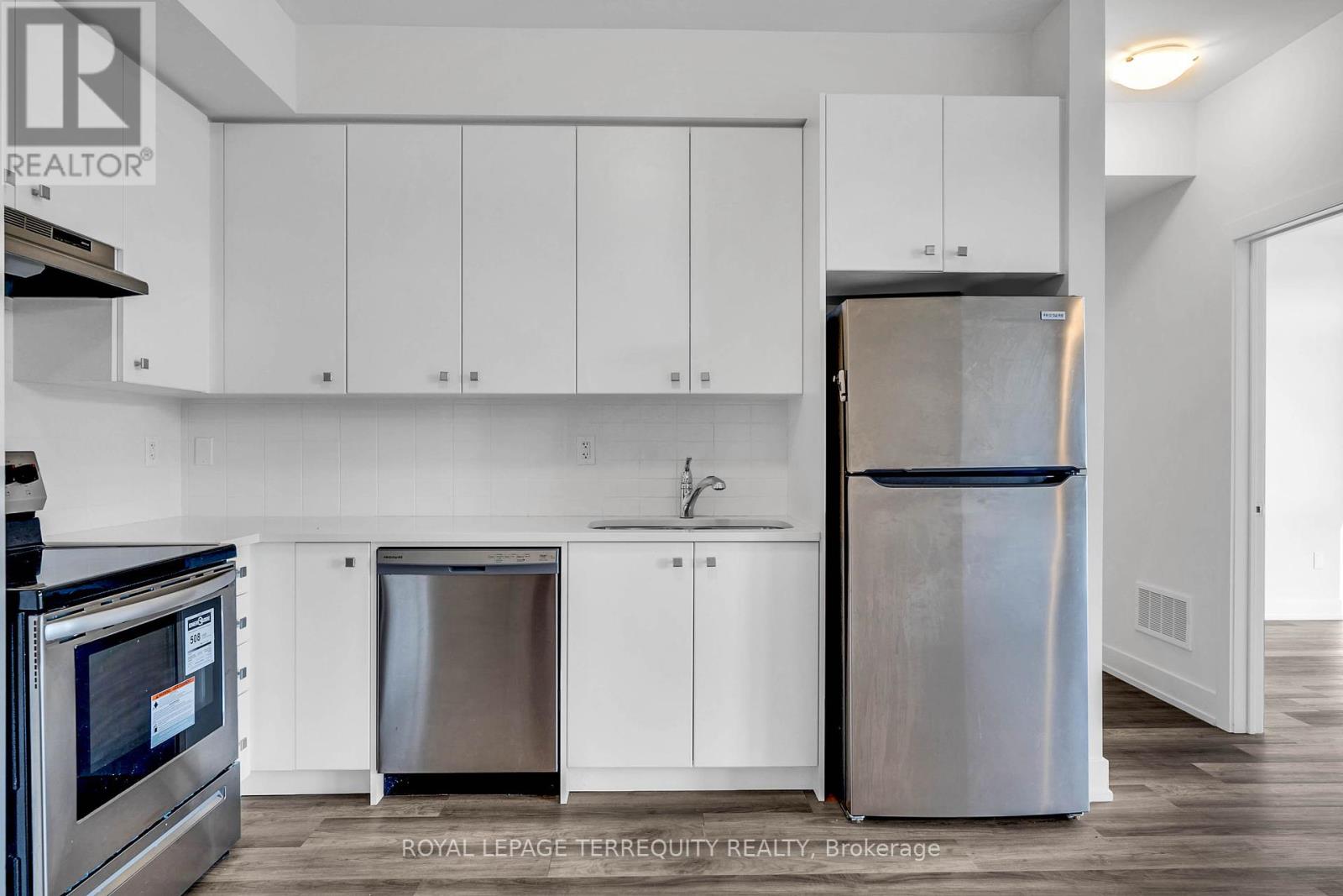 9 - 12860 Yonge Street, Richmond Hill (Oak Ridges), Ontario  L4E 1J4 - Photo 12 - N12444519