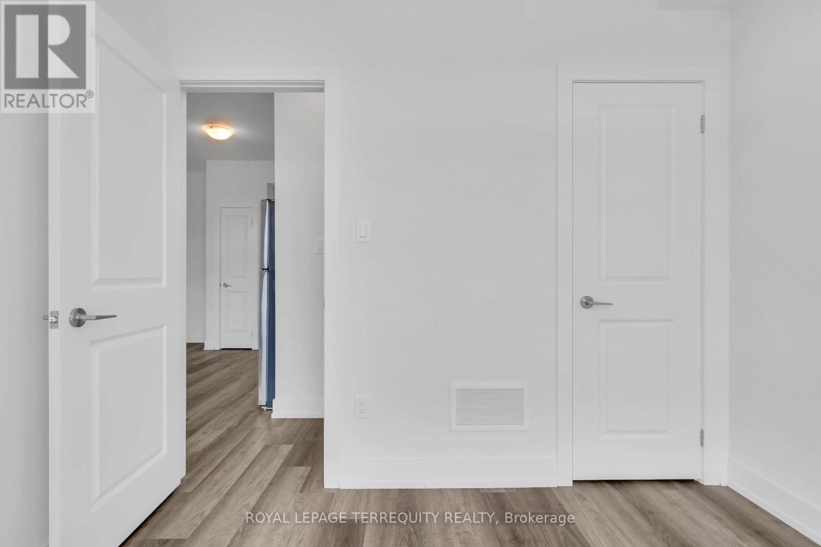 9 - 12860 Yonge Street, Richmond Hill (Oak Ridges), Ontario  L4E 1J4 - Photo 14 - N12444519