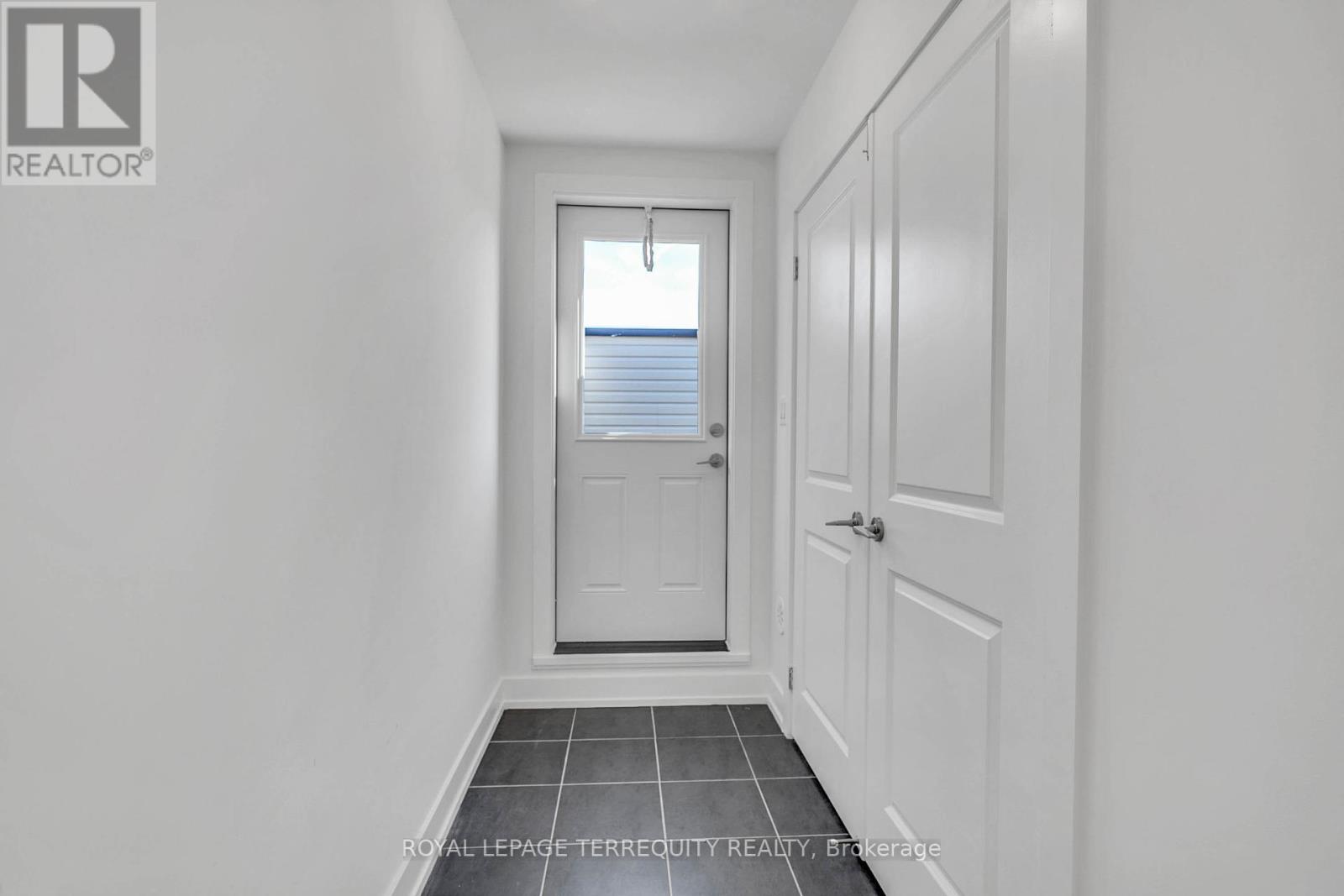 9 - 12860 Yonge Street, Richmond Hill (Oak Ridges), Ontario  L4E 1J4 - Photo 28 - N12444519