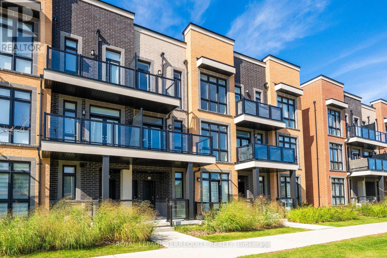9 - 12860 Yonge Street, Richmond Hill (Oak Ridges), Ontario  L4E 1J4 - Photo 3 - N12444519