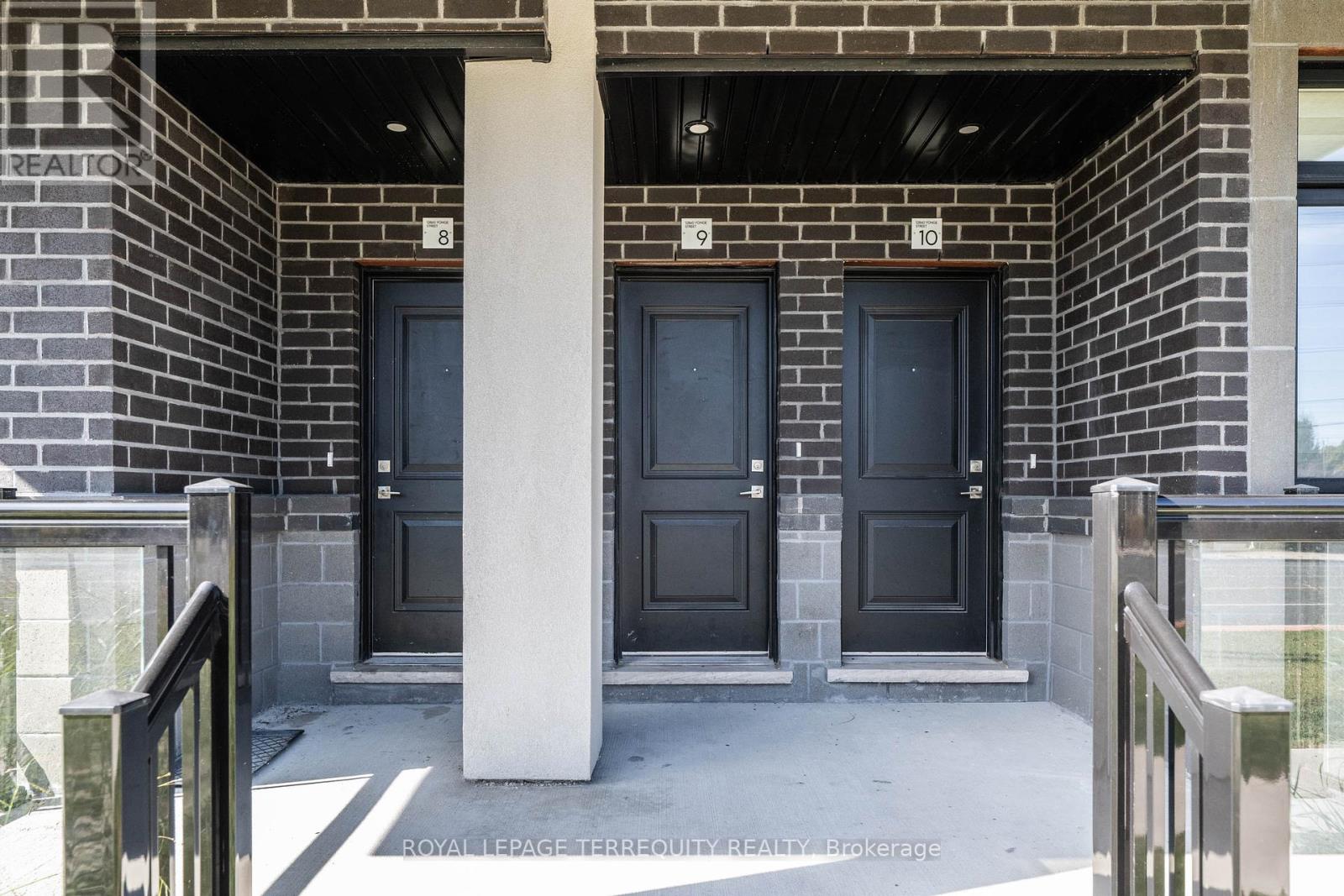9 - 12860 Yonge Street, Richmond Hill (Oak Ridges), Ontario  L4E 1J4 - Photo 5 - N12444519