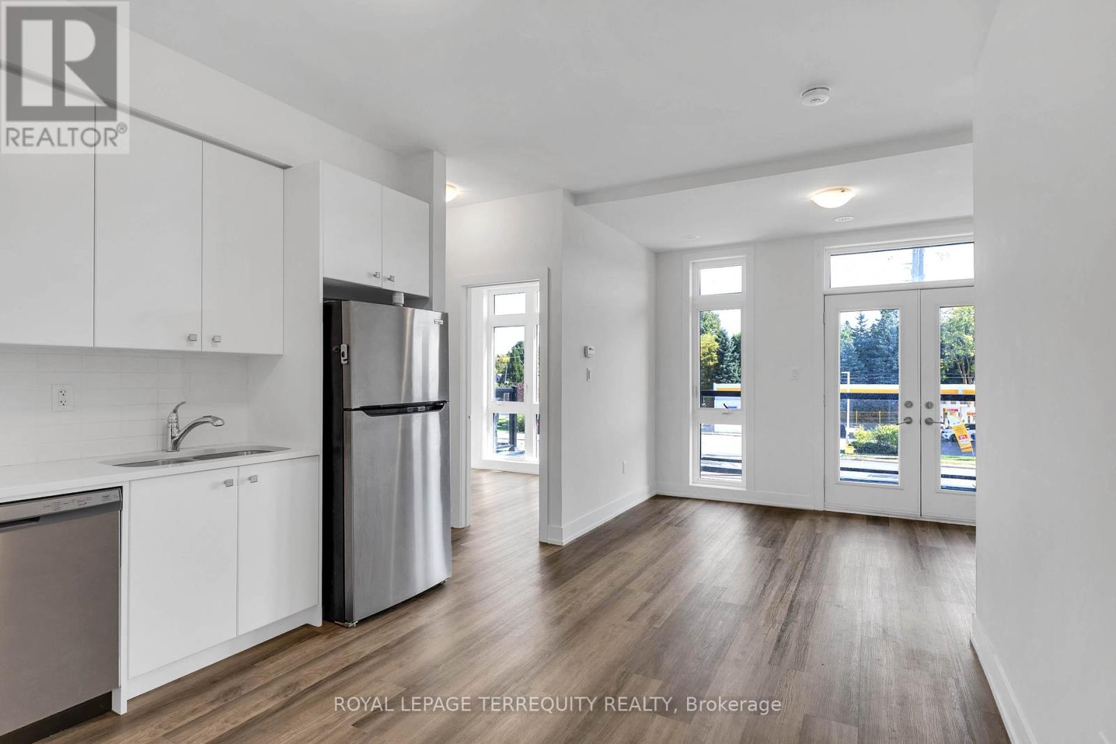 9 - 12860 Yonge Street, Richmond Hill (Oak Ridges), Ontario  L4E 1J4 - Photo 6 - N12444519