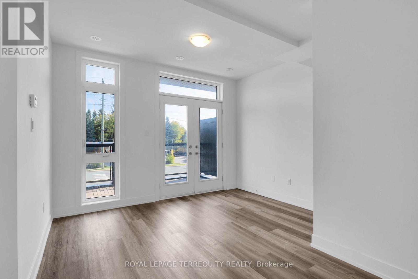 9 - 12860 Yonge Street, Richmond Hill (Oak Ridges), Ontario  L4E 1J4 - Photo 8 - N12444519