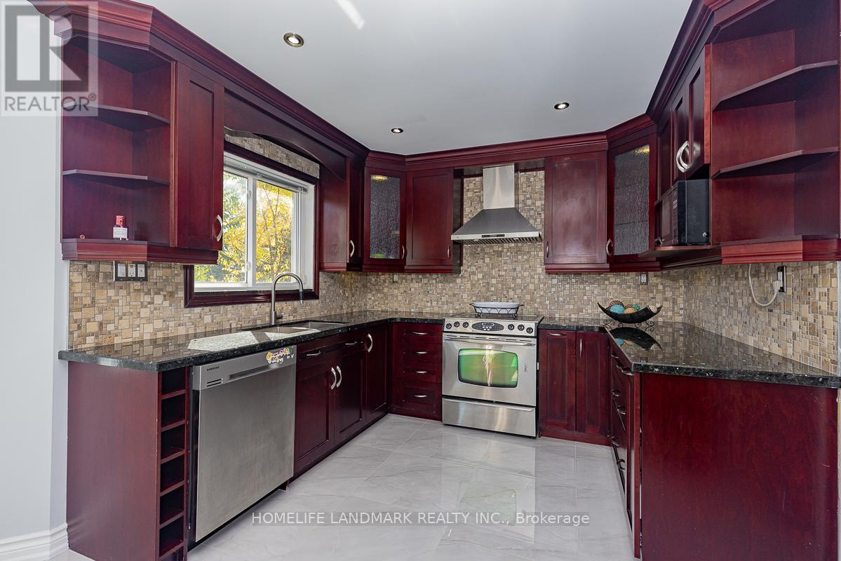 4 Pine Bough Manor, Richmond Hill (Devonsleigh), Ontario  L4S 1A4 - Photo 11 - N12444532