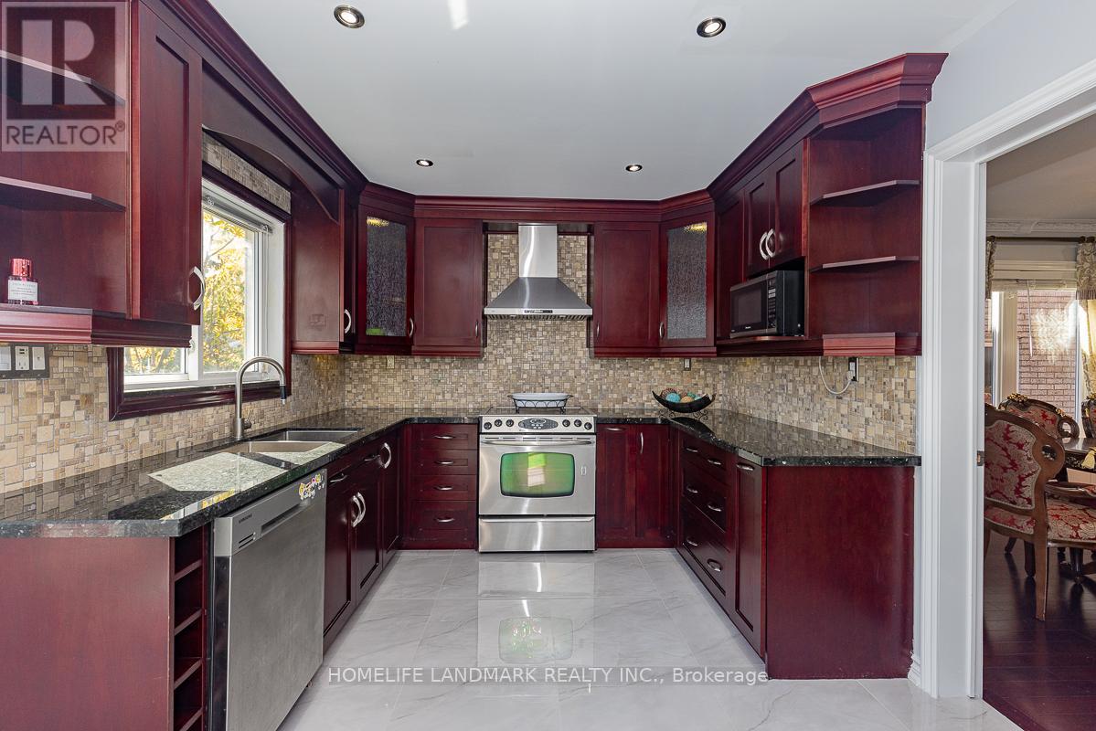 4 Pine Bough Manor, Richmond Hill (Devonsleigh), Ontario  L4S 1A4 - Photo 12 - N12444532