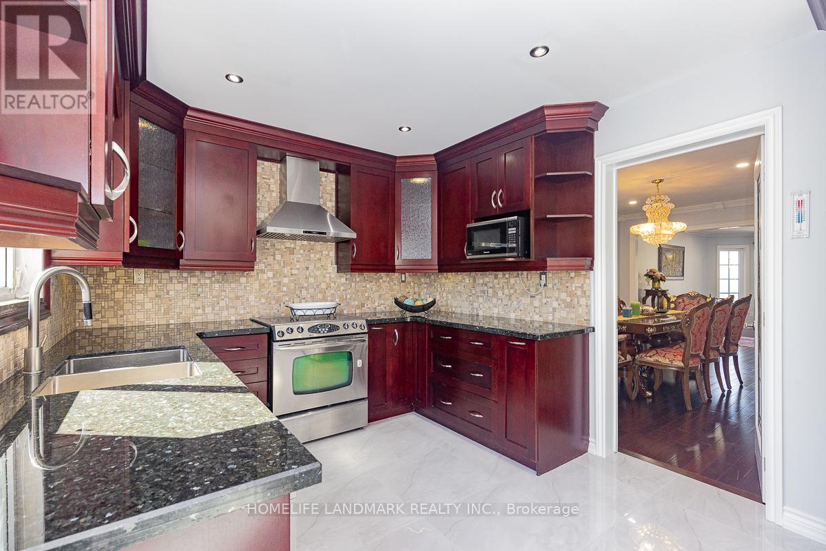 4 Pine Bough Manor, Richmond Hill (Devonsleigh), Ontario  L4S 1A4 - Photo 13 - N12444532