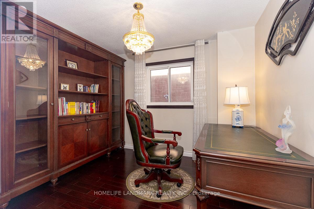 4 Pine Bough Manor, Richmond Hill (Devonsleigh), Ontario  L4S 1A4 - Photo 16 - N12444532