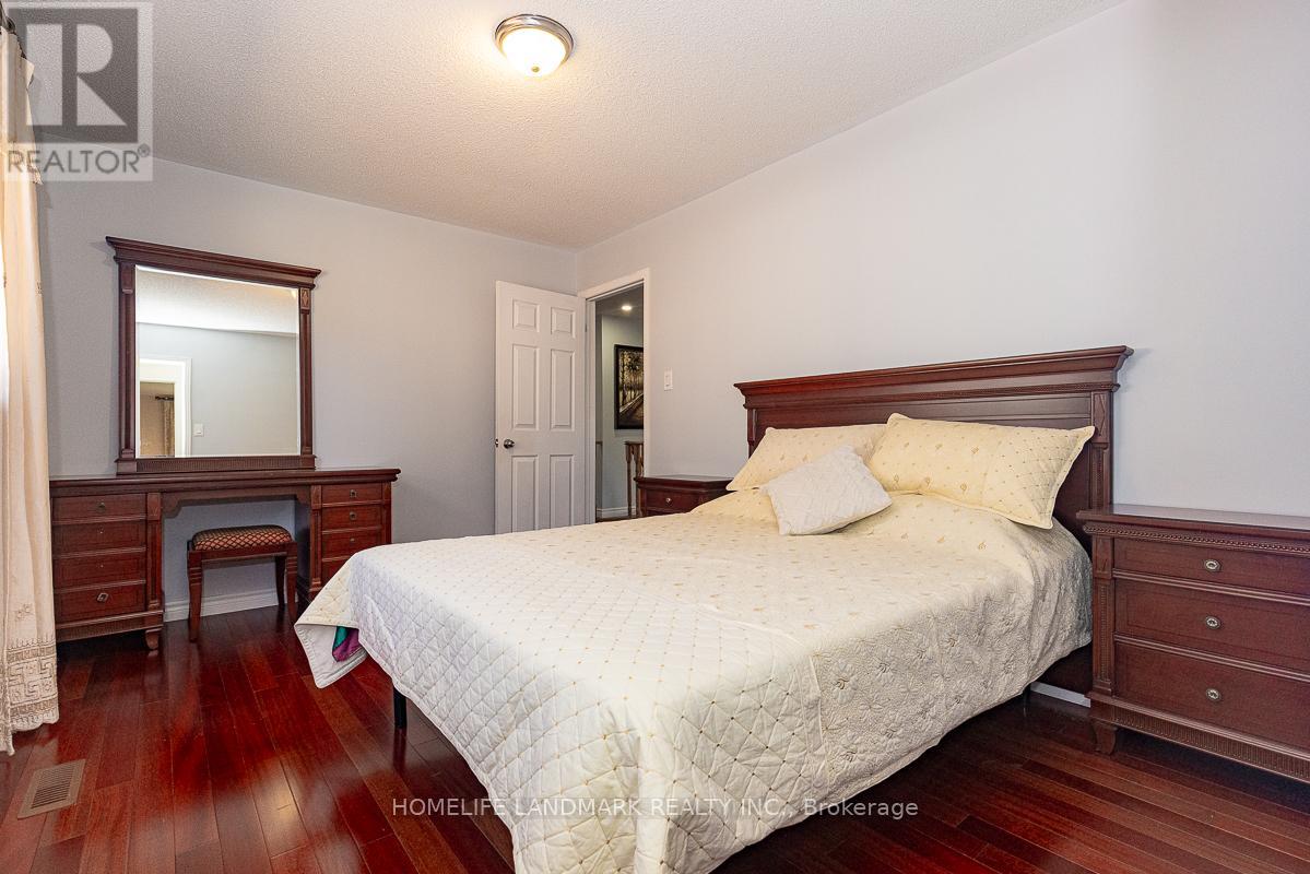 4 Pine Bough Manor, Richmond Hill (Devonsleigh), Ontario  L4S 1A4 - Photo 32 - N12444532