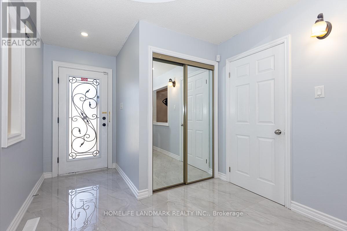 4 Pine Bough Manor, Richmond Hill (Devonsleigh), Ontario  L4S 1A4 - Photo 4 - N12444532