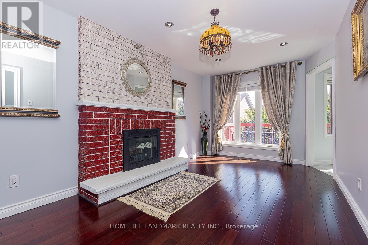 4 Pine Bough Manor, Richmond Hill (Devonsleigh), Ontario  L4S 1A4 - Photo 7 - N12444532