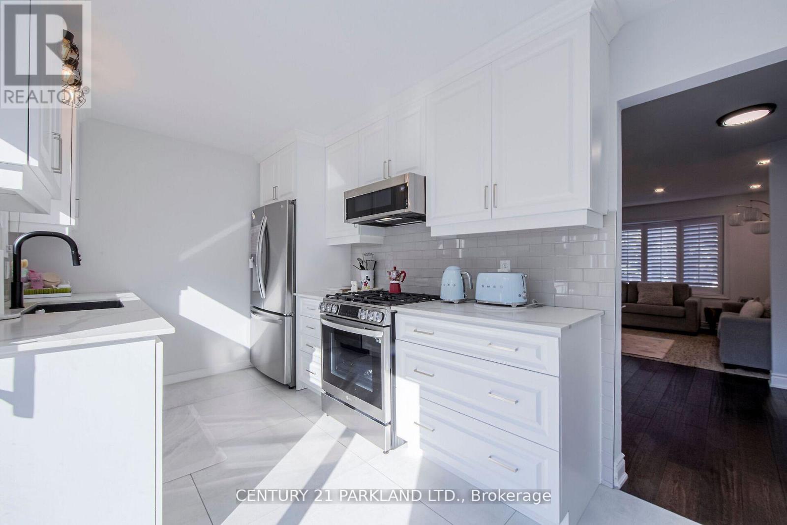 7 Brown Street, New Tecumseth, Ontario  L0G 1W0 - Photo 18 - N12444533