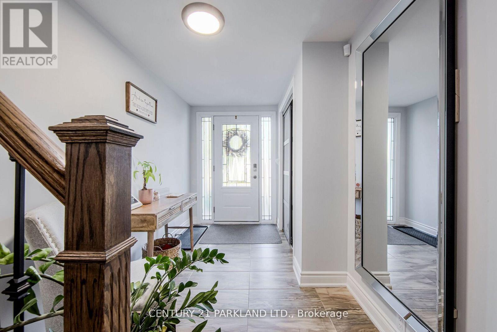 7 Brown Street, New Tecumseth, Ontario  L0G 1W0 - Photo 4 - N12444533