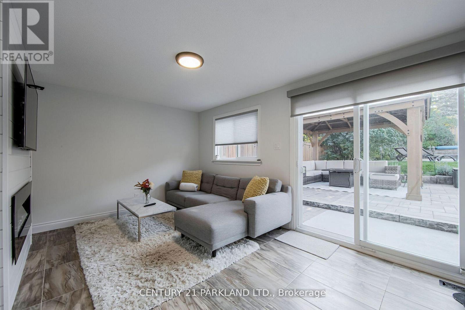 7 Brown Street, New Tecumseth, Ontario  L0G 1W0 - Photo 6 - N12444533
