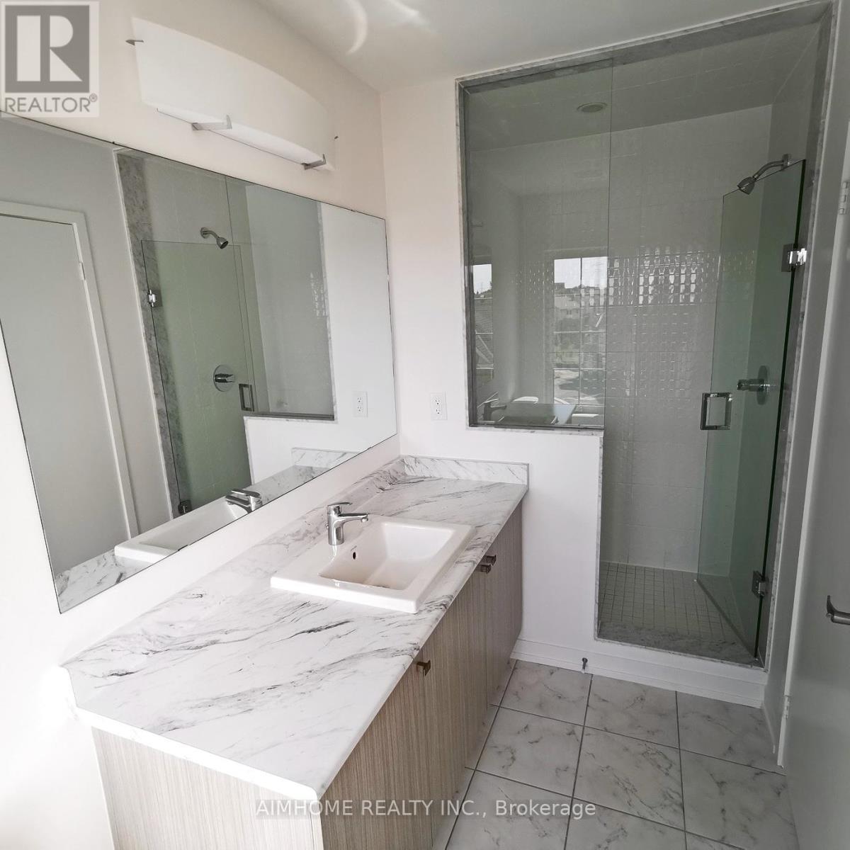 167 Harding Park Street, Newmarket, Ontario  L3Y 0E3 - Photo 9 - N12444578