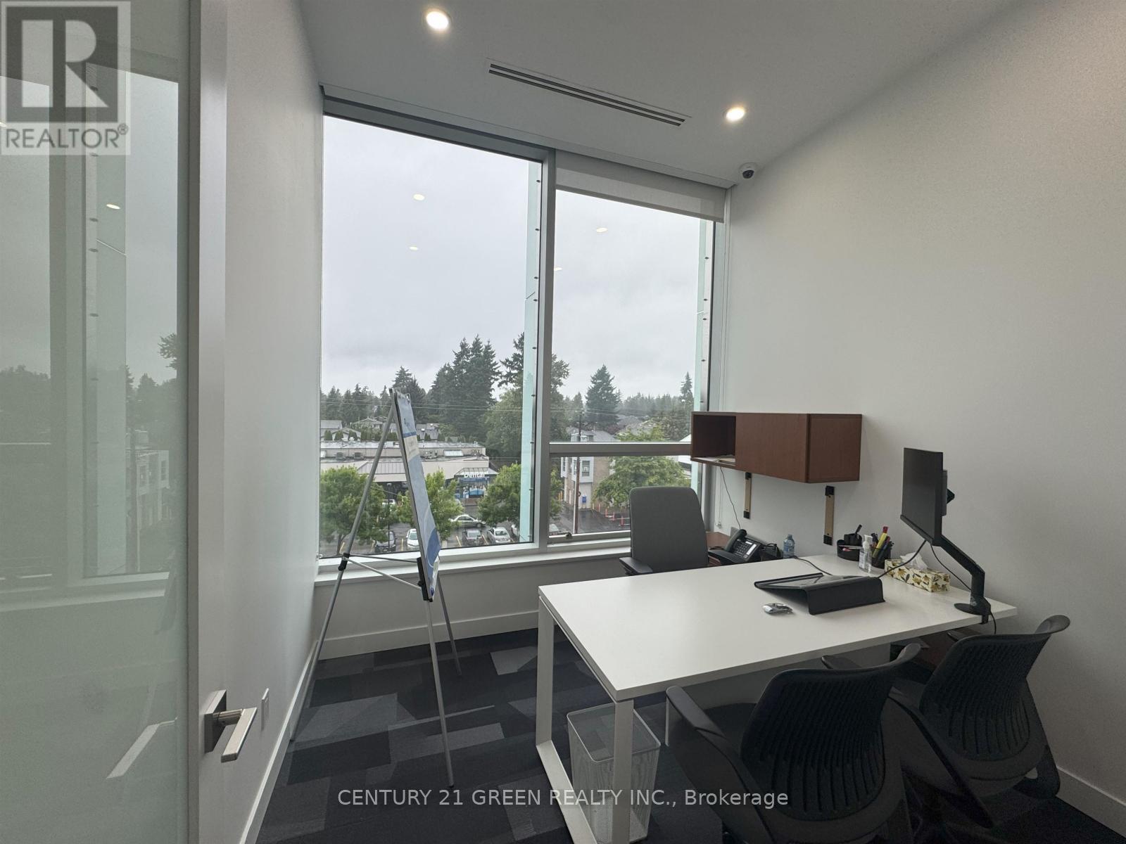 323 - 600 Dixon Road, Toronto (Kingsview Village-The Westway), Ontario  M9W 1J9 - Photo 4 - W12444512