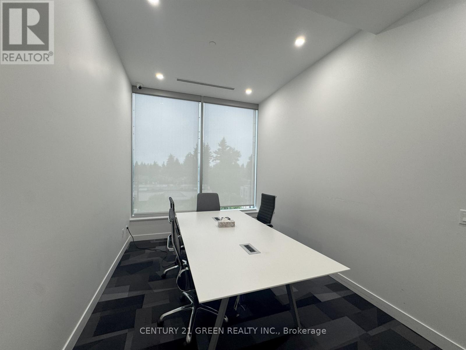 323 - 600 Dixon Road, Toronto (Kingsview Village-The Westway), Ontario  M9W 1J9 - Photo 5 - W12444512
