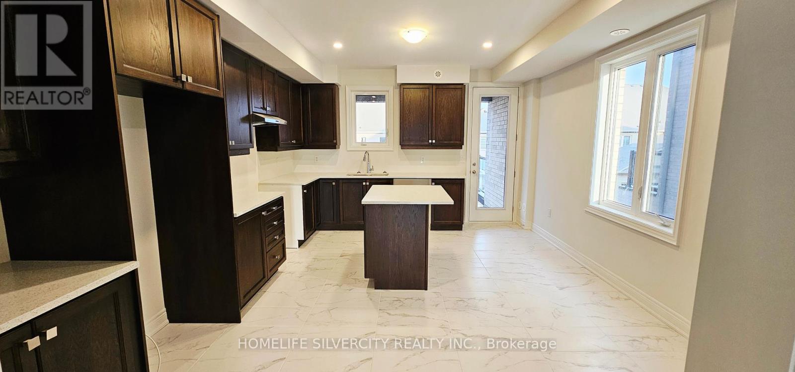 383 Inspire Boulevard, Brampton (Sandringham-Wellington North), Ontario  L6R 4E4 - Photo 6 - W12444526