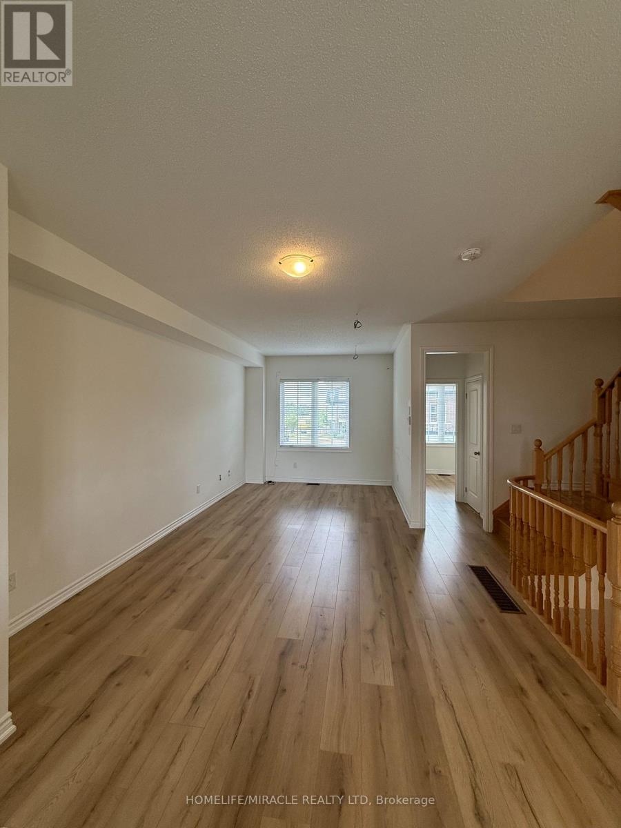 8 Pomarine Way, Brampton (Credit Valley), Ontario  L6X 0E4 - Photo 11 - W12444538
