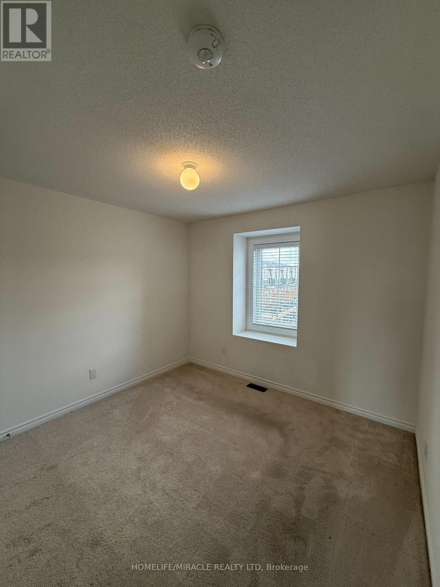 8 Pomarine Way, Brampton (Credit Valley), Ontario  L6X 0E4 - Photo 18 - W12444538