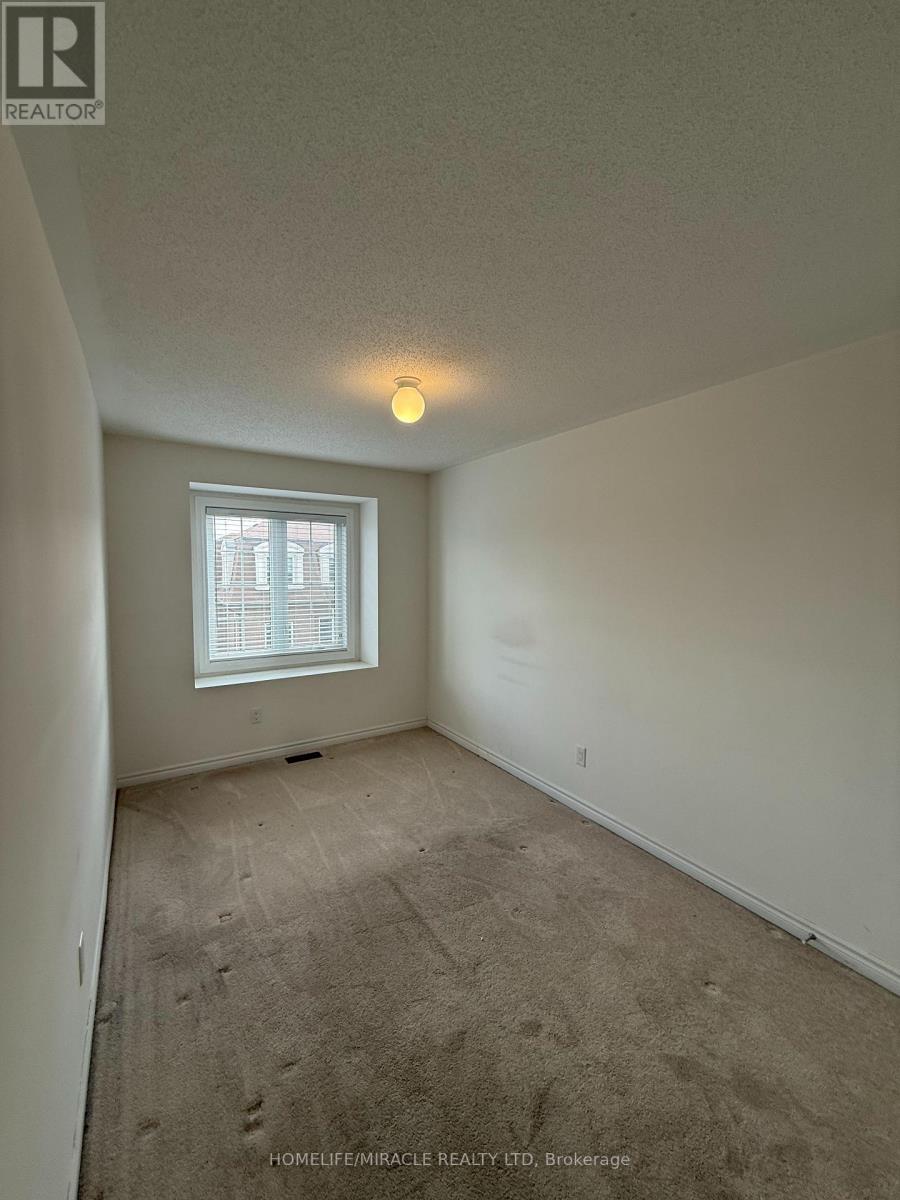 8 Pomarine Way, Brampton (Credit Valley), Ontario  L6X 0E4 - Photo 19 - W12444538