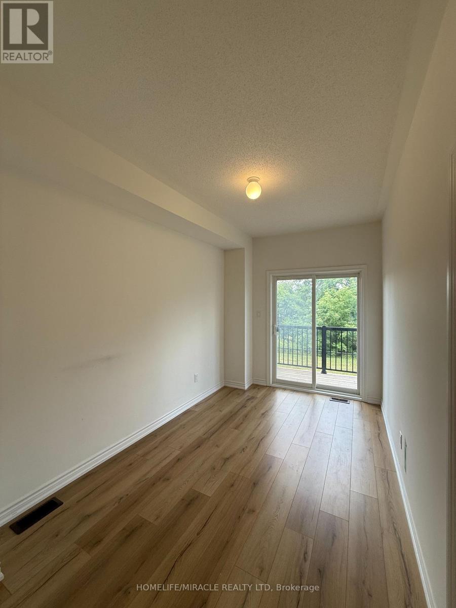 8 Pomarine Way, Brampton (Credit Valley), Ontario  L6X 0E4 - Photo 5 - W12444538