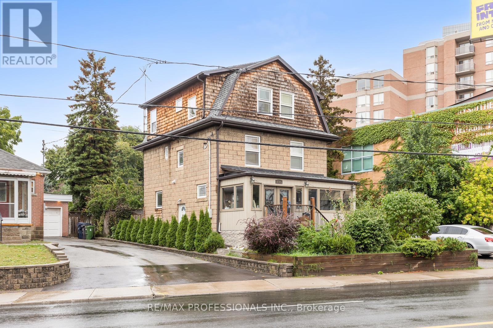 BSMT - 2106 LAWRENCE AVENUE W, Toronto, Ontario