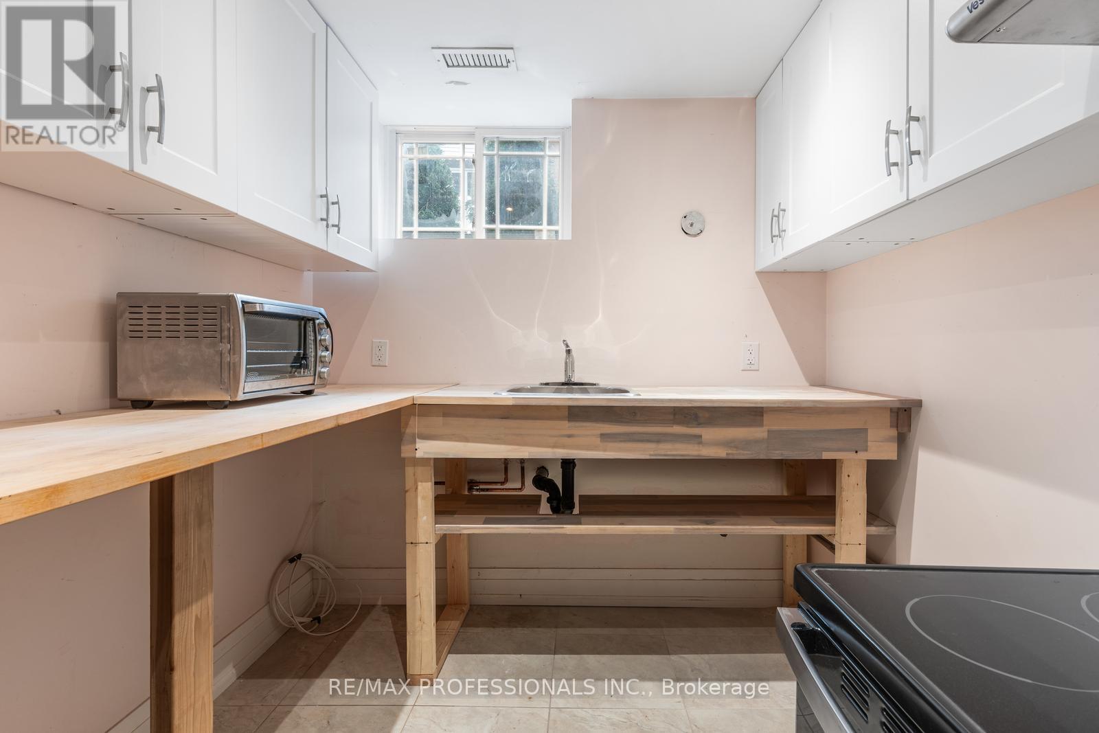 Bsmt - 2106 Lawrence Avenue W, Toronto, Ontario  M9N 1J1 - Photo 10 - W12444540