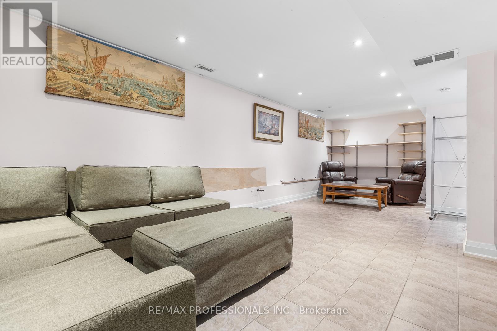 Bsmt - 2106 Lawrence Avenue W, Toronto, Ontario  M9N 1J1 - Photo 3 - W12444540