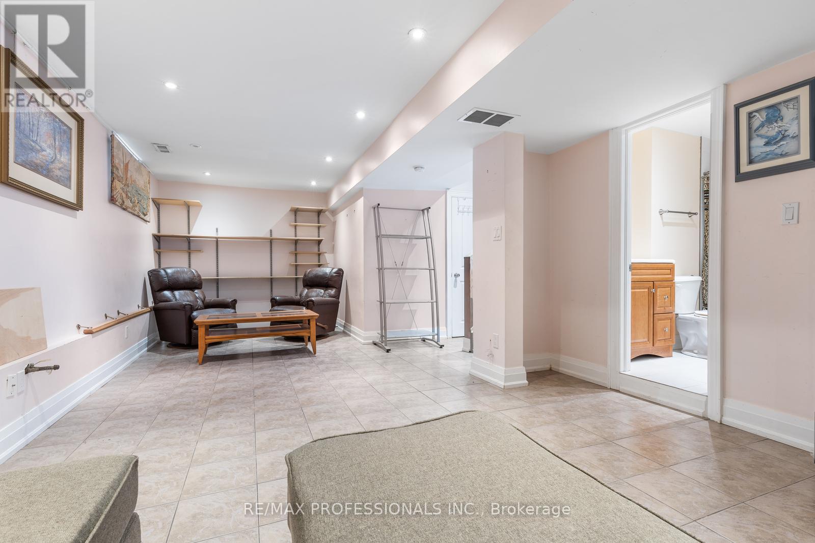 Bsmt - 2106 Lawrence Avenue W, Toronto, Ontario  M9N 1J1 - Photo 7 - W12444540