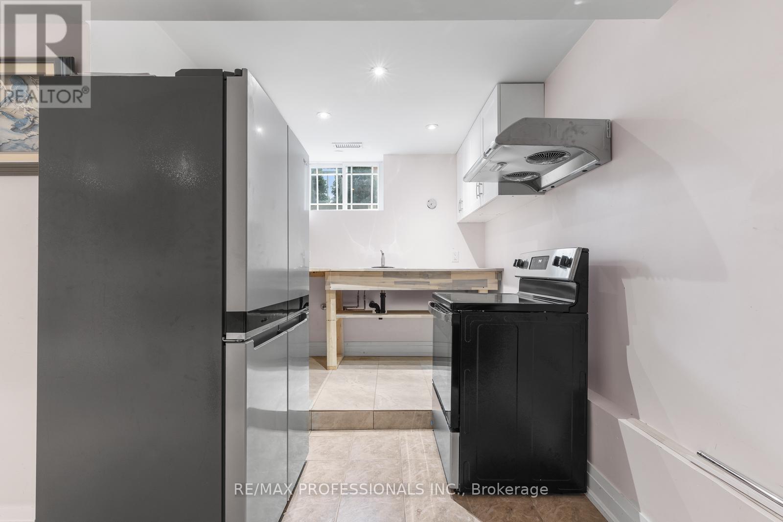 Bsmt - 2106 Lawrence Avenue W, Toronto, Ontario  M9N 1J1 - Photo 8 - W12444540