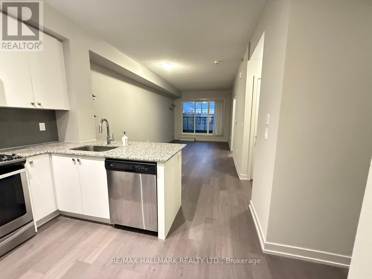 555 William Graham Drive, Aurora, Ontario  L4G 7C4 - Photo 8 - N12442443