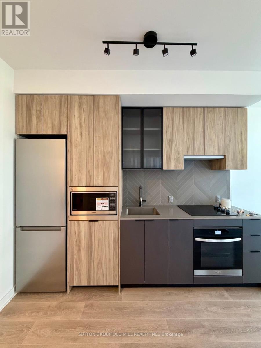 222 - 1037 The Queensway, Toronto, Ontario  M8Z 6C7 - Photo 2 - W12444576