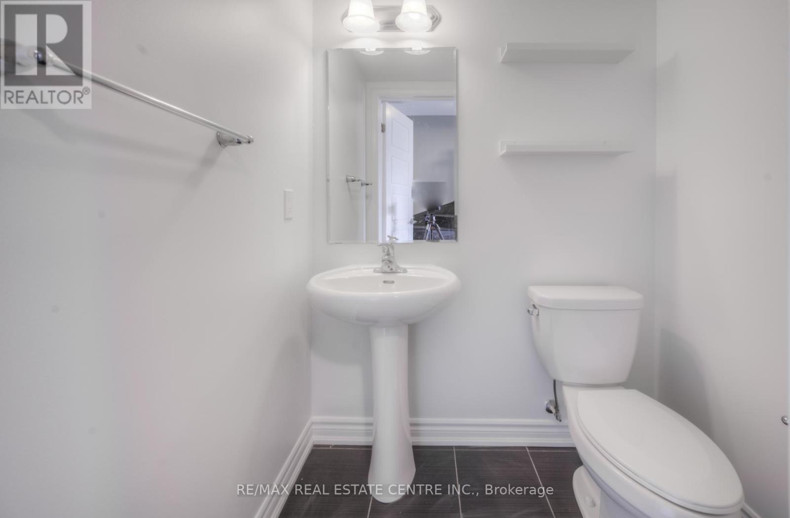 126 Daylily Lane, Kitchener, Ontario  N2R 0L7 - Photo 14 - X12441583