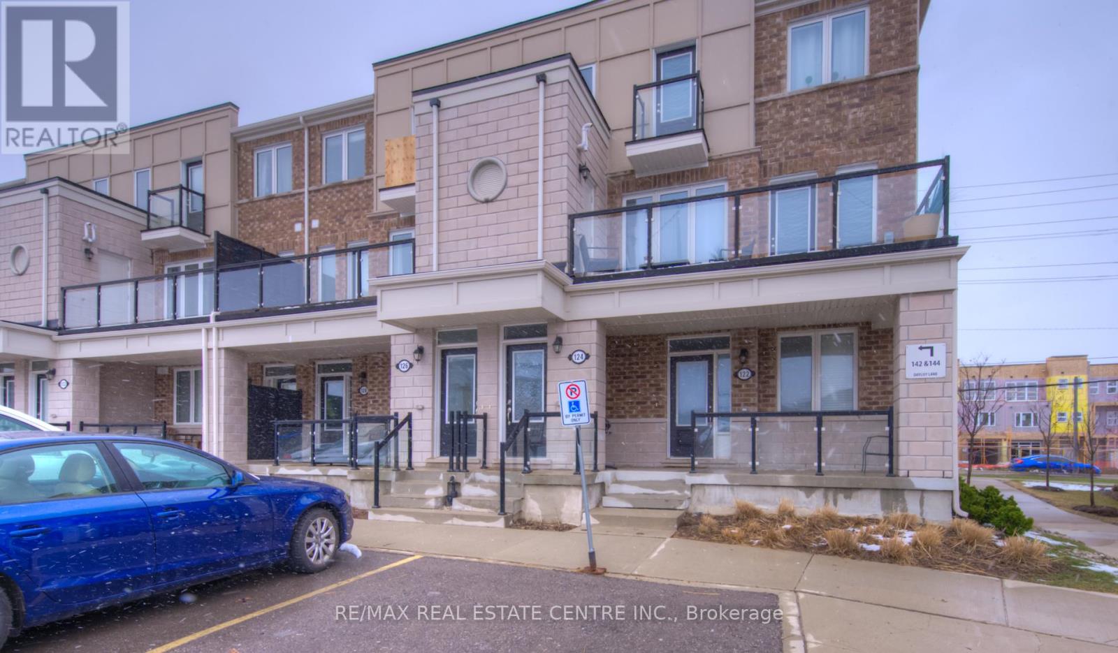 126 Daylily Lane, Kitchener, Ontario  N2R 0L7 - Photo 2 - X12441583