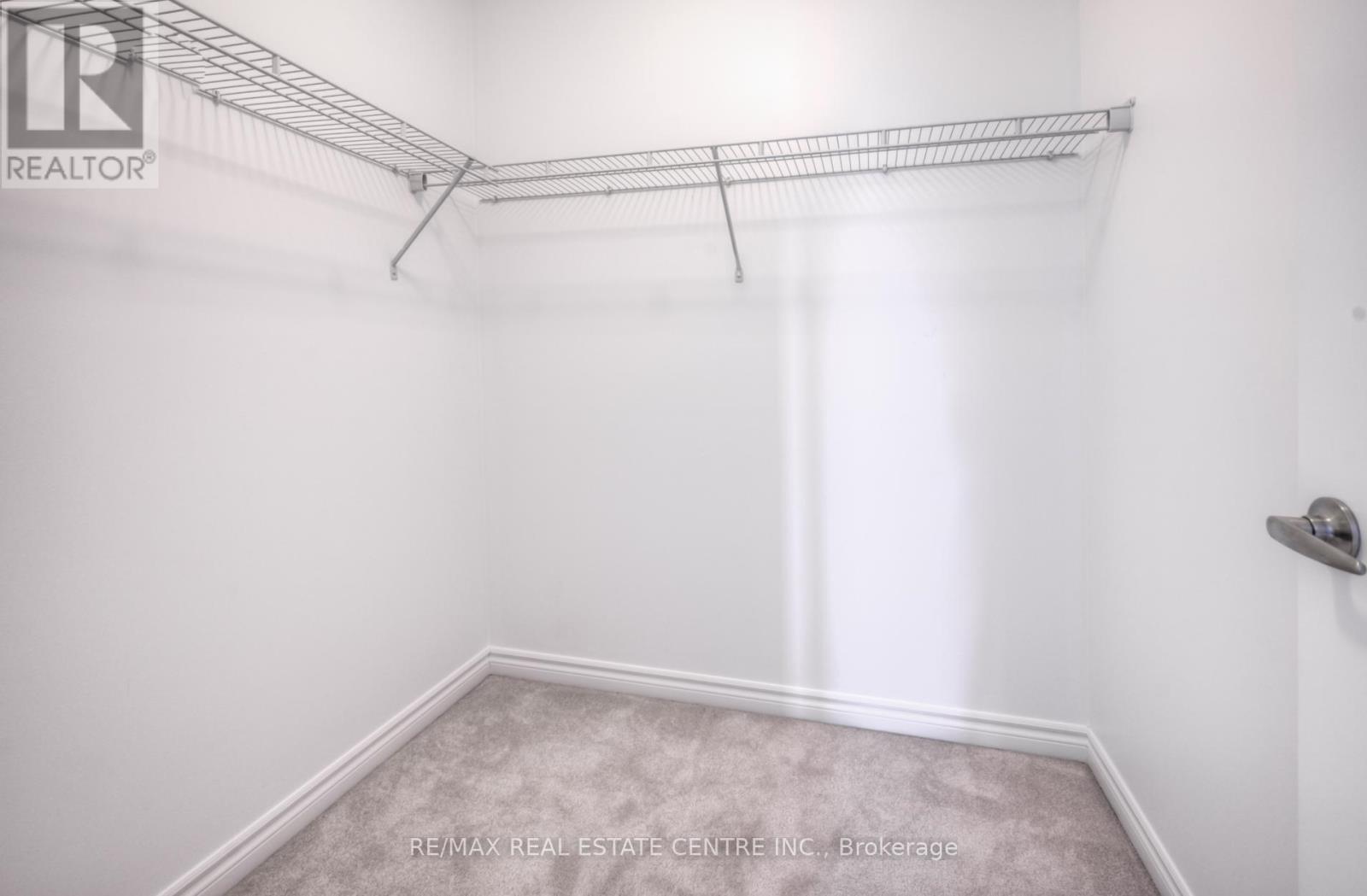 126 Daylily Lane, Kitchener, Ontario  N2R 0L7 - Photo 17 - X12441583